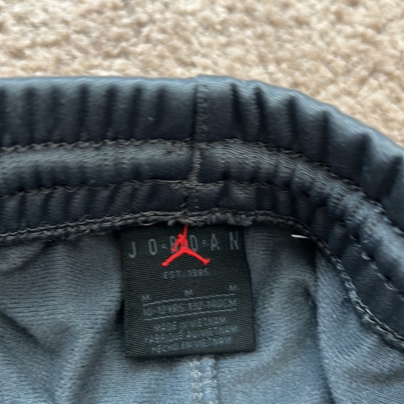 Boys Nike Jordan joggers, like new - Picture 3 of 3